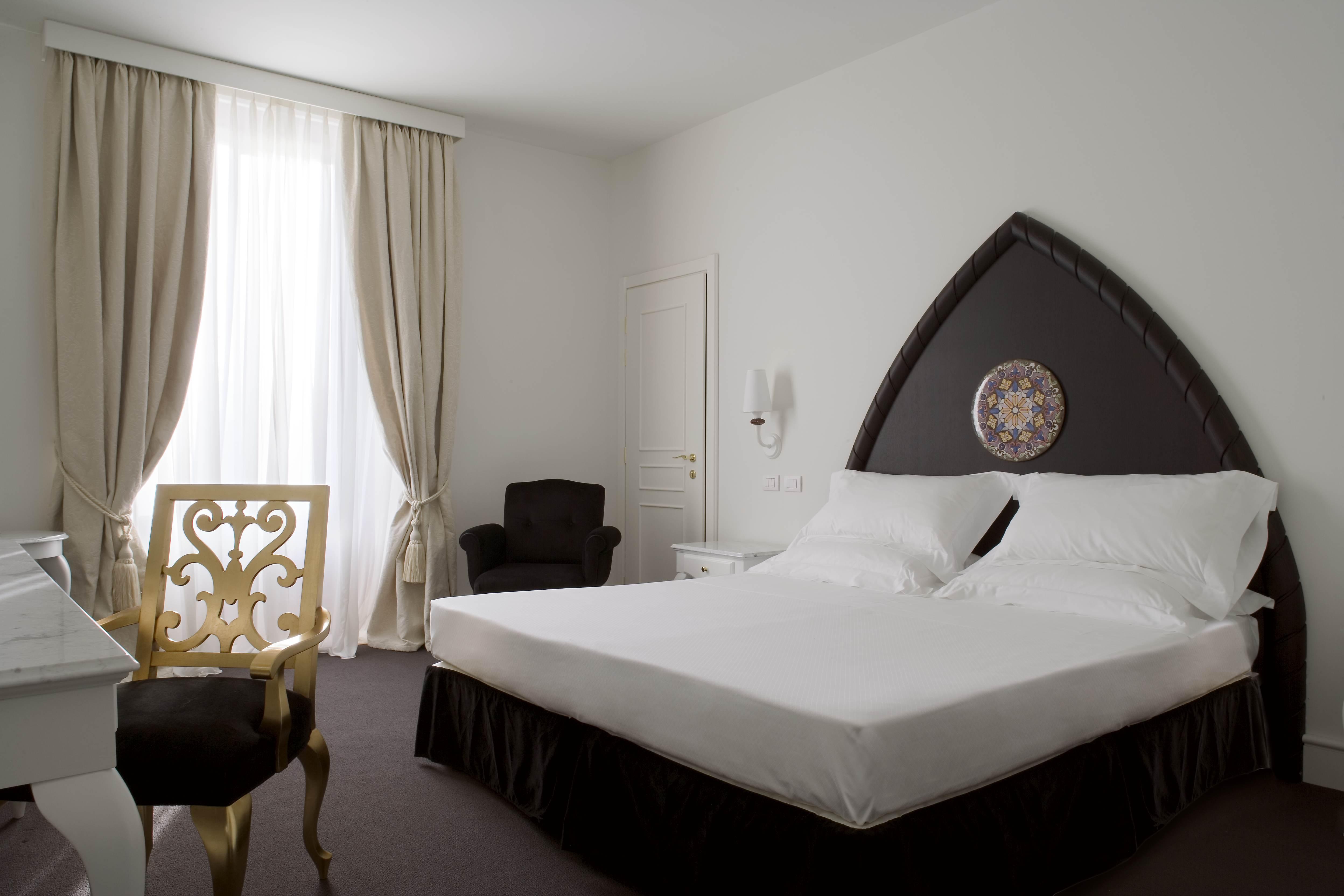 ปาลาเช กาตาเนีย - ยูเอ็นเอ เอสเปเรียนเซ Hotel คาตาเนีย ภายนอก รูปภาพ