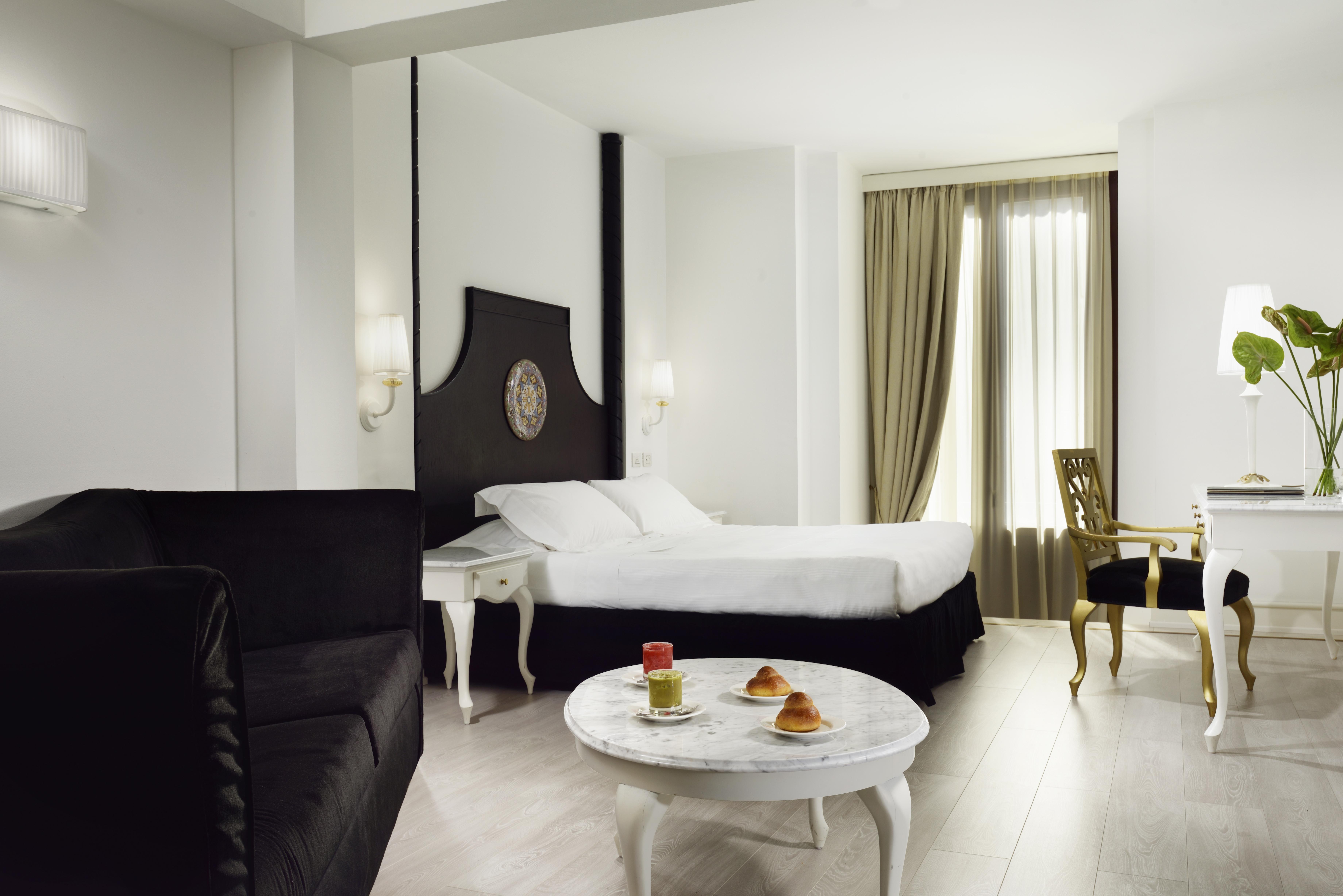 ปาลาเช กาตาเนีย - ยูเอ็นเอ เอสเปเรียนเซ Hotel คาตาเนีย ภายนอก รูปภาพ