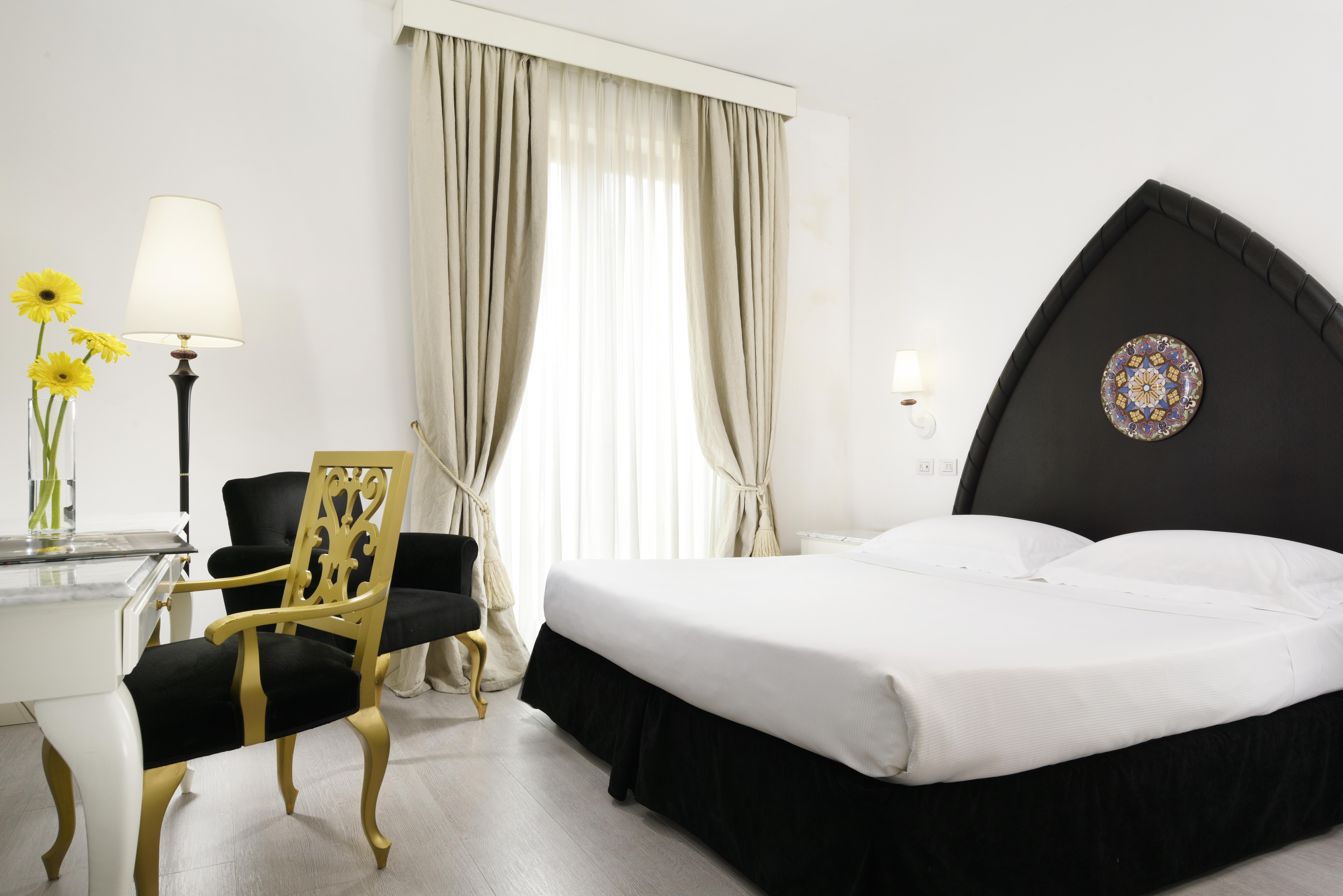 ปาลาเช กาตาเนีย - ยูเอ็นเอ เอสเปเรียนเซ Hotel คาตาเนีย ภายนอก รูปภาพ